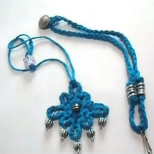 Crochet Jewelry DIY in Blue