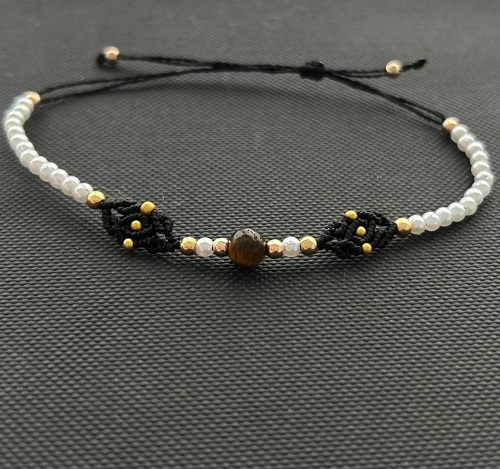 Micro Macrame Bracelet Tutorial