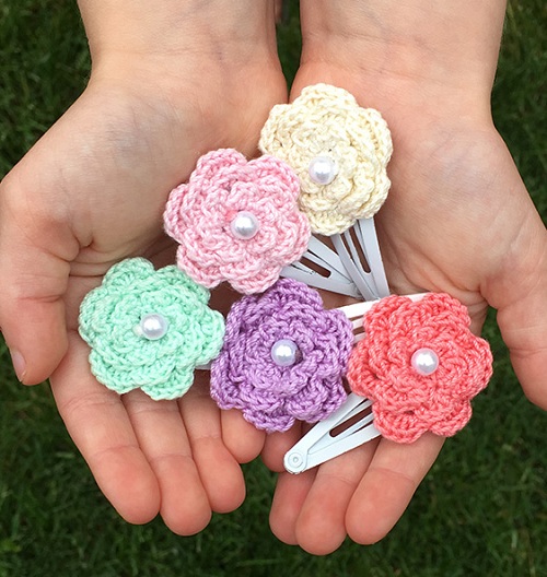 quick-and-easy-crochet-hair-clips-free